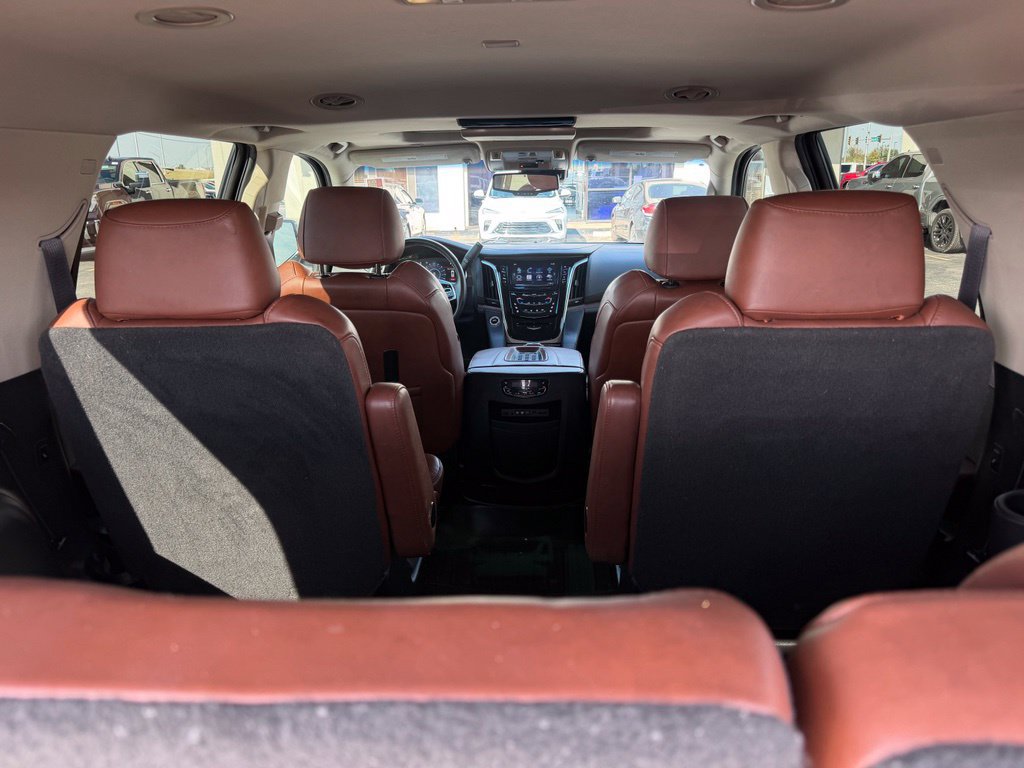 Used 2016 Cadillac Escalade Luxury RWD image 19