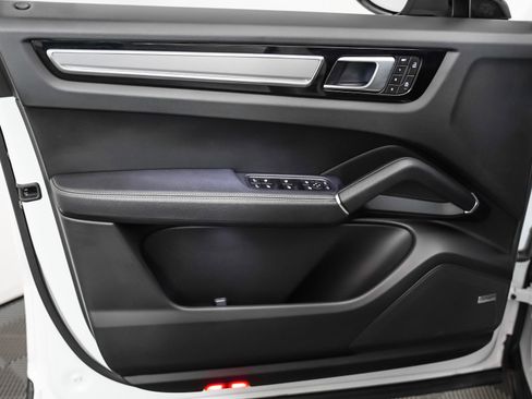 Certified 2023 Porsche Cayenne image 26