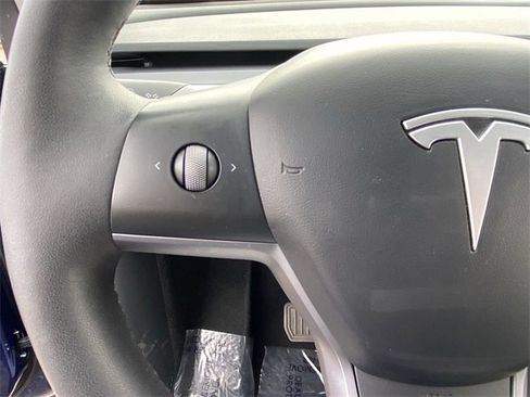 Used 2023 Tesla Model Y Long Range image 23