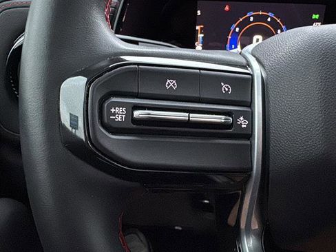 Used 2023 Chevrolet Colorado Z71 image 16