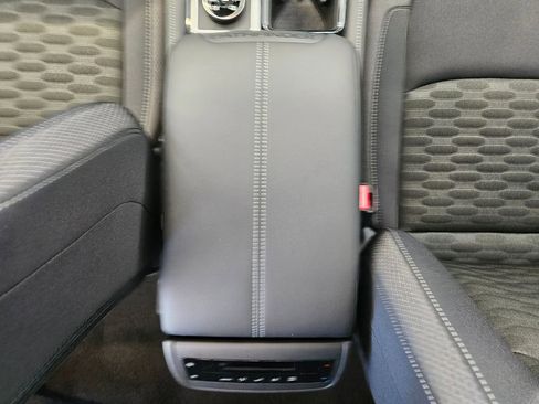 New 2025 Nissan Pathfinder SV w/ Black Appearance Package image 19