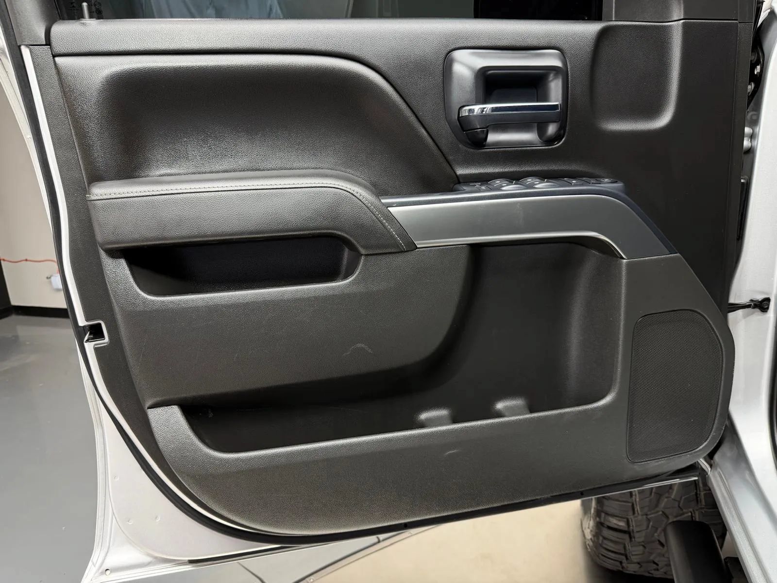 Used 2014 Chevrolet Silverado 1500 LT AWD/4WD image 23