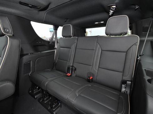 New 2026 Chevrolet Suburban Premier image 14