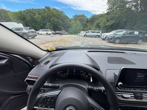 Used 2026 Nissan Altima 2.5 SV FWD image 34