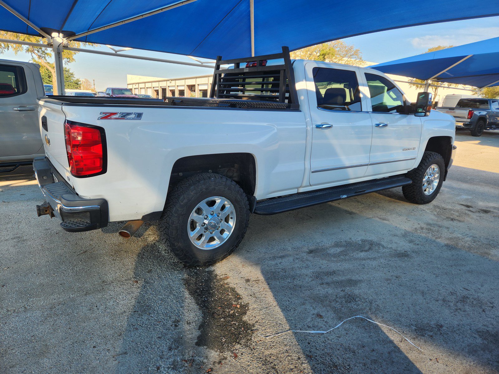 Used 2015 Chevrolet Silverado 2500 LTZ w/ LTZ Plus Package AWD/4WD image 4