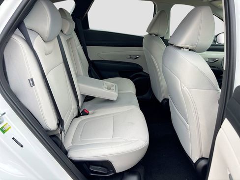 Certified 2025 Hyundai Tucson SE image 25