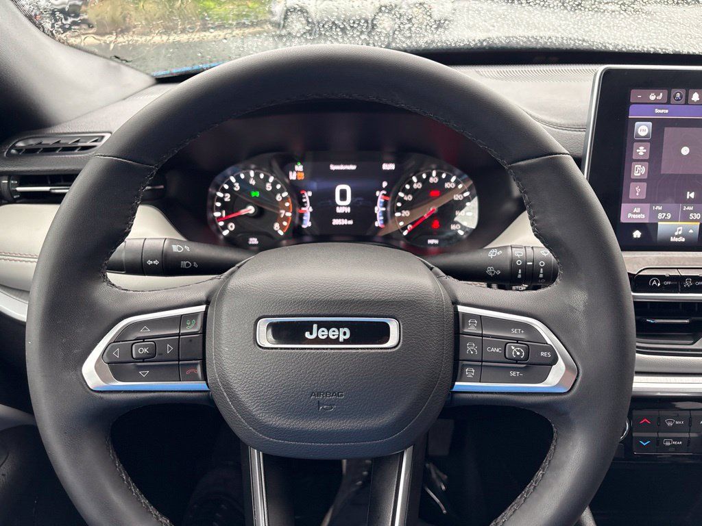 Used 2025 Jeep Compass Limited AWD/4WD image 22