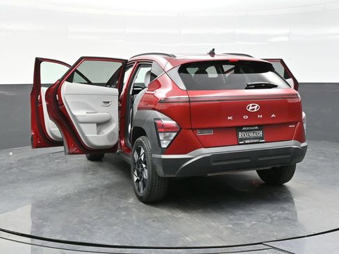 Used 2025 Hyundai Kona SEL AWD/4WD image 47