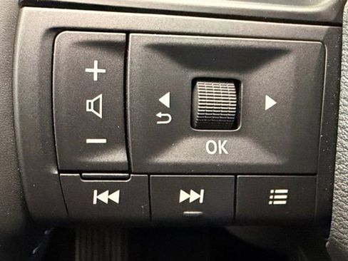 New 2026 Nissan Pathfinder SV w/ SV Premium Package FWD image 14