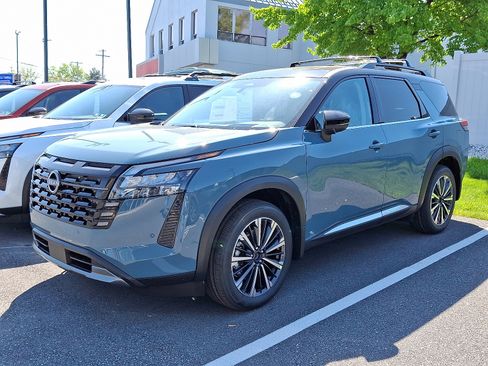 New 2026 Nissan Pathfinder Platinum w/ Cargo Package AWD/4WD image 3