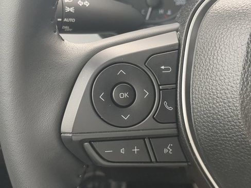 Used 2025 Toyota Corolla SE image 22