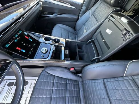 Certified 2026 Cadillac Escalade Platinum Sport w/ LPO, ONYX Package AWD/4WD image 29