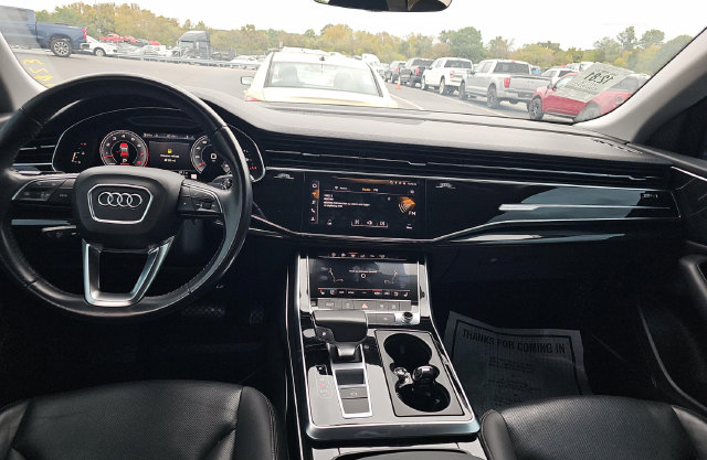 Used 2019 Audi Q8 Premium Plus w/ Premium Plus AWD/4WD image 9