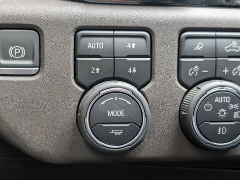 Used 2022 Chevrolet Silverado 1500 LTZ w/ Technology Package AWD/4WD image 23