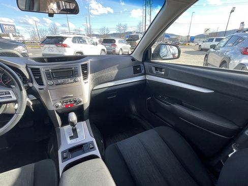 Used 2013 Subaru Outback 2.5i Premium w/ All-Weather Pkg image 18