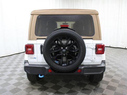 Used 2022 Jeep Wrangler Unlimited Sahara w/ Cold Weather Group image 35