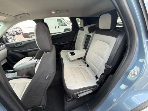Used 2023 Ford Escape Active AWD/4WD image 16