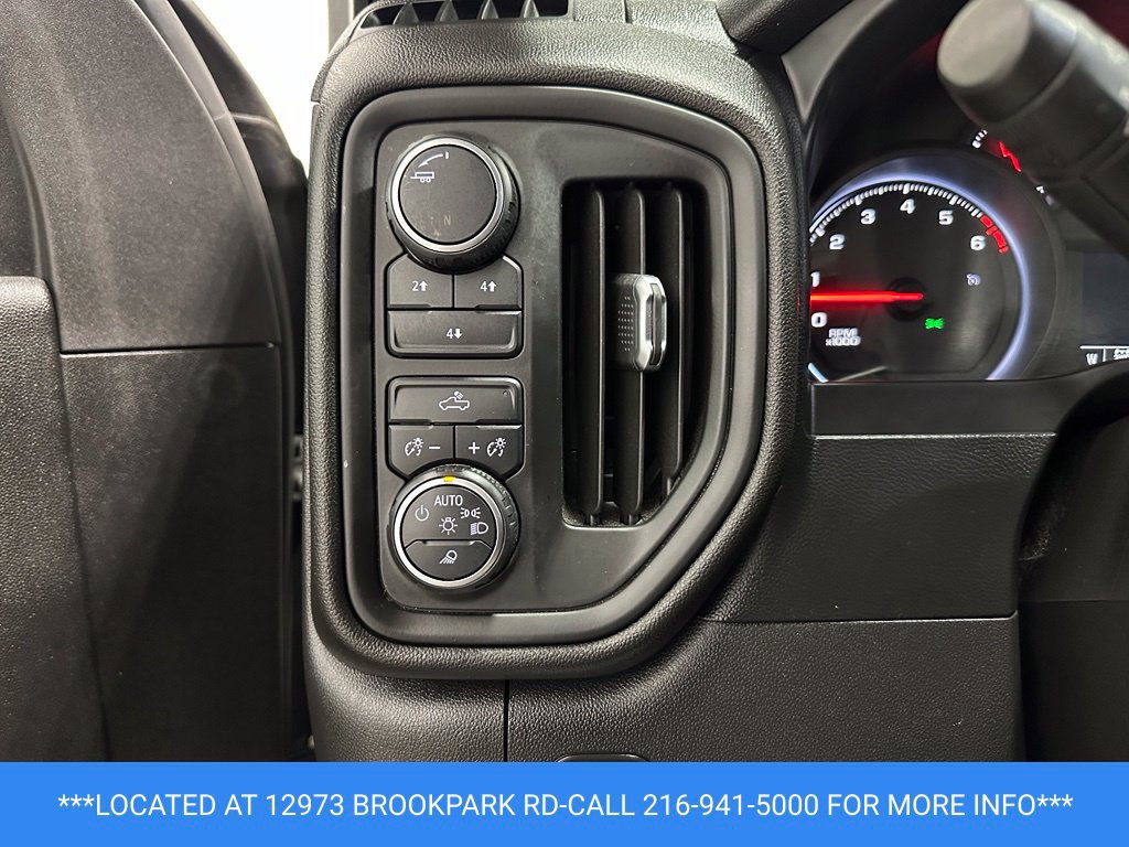Used 2022 Chevrolet Silverado 2500 Custom w/ Custom Value Package AWD/4WD image 13