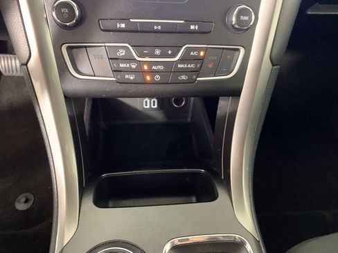 Used 2019 Ford Fusion SE image 24