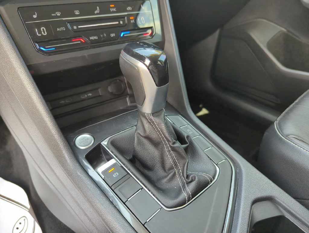 Used 2022 Volkswagen Tiguan SE FWD image 39