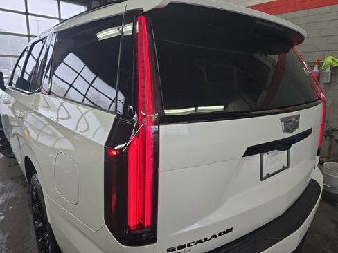 Certified 2025 Cadillac Escalade Sport Platinum w/ LPO, ONYX Package image 36