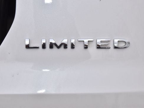 Used 2018 Ford Explorer Limited w/ Equipment Group 301A image 43