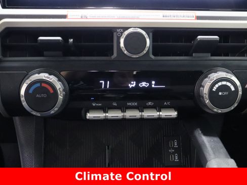 Used 2024 Toyota Tacoma TRD Sport image 19