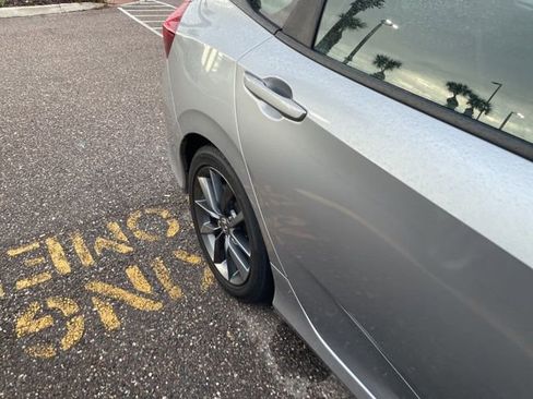 Used 2020 Honda Civic EX image 3