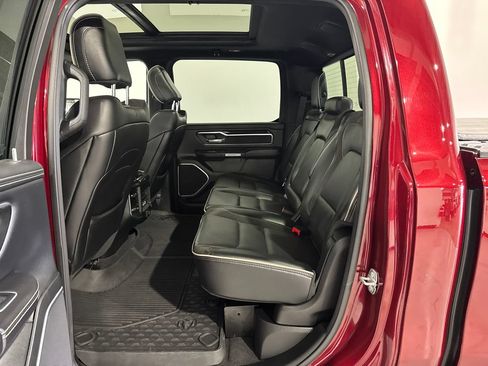 Used 2022 RAM 1500 Laramie AWD/4WD image 19