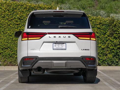 New 2026 Lexus LX 600 4WD w/ Luxury Package image 10