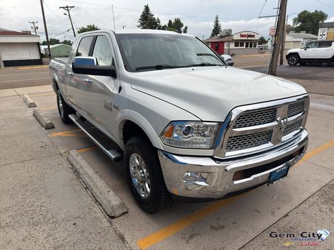 Used 2018 RAM 2500 Laramie image 4