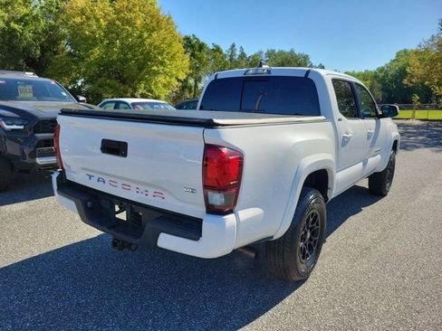 Used 2022 Toyota Tacoma SR5 w/ Technology Package image 10
