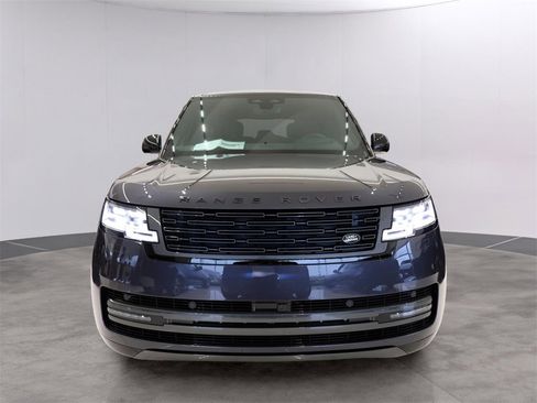 Certified 2025 Land Rover Range Rover SE image 2