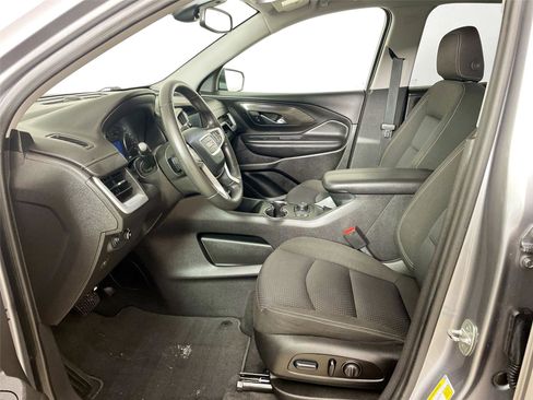 Used 2024 GMC Terrain SLE w/ Driver Convenience Package image 5