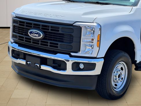 Used 2025 Ford F250 XL w/ FX4 Off-Road Package AWD/4WD image 32