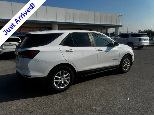 Used 2024 Chevrolet Equinox LS w/ LS Convenience Package FWD image 3