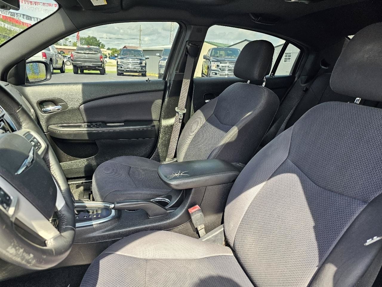 Used 2013 Chrysler 200 Touring w/ S Exterior Appearance Pkg FWD image 6