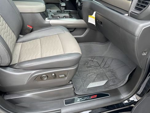 Used 2023 Chevrolet Silverado 1500 ZR2 w/ Technology Package image 16