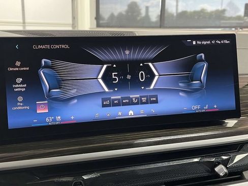 Used 2025 BMW X7 xDrive40i w/ Premium Package AWD/4WD image 37