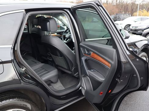 Used 2023 Audi Q5 2.0T Premium Plus w/ Premium Plus Package image 32