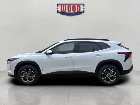 New 2026 Chevrolet Trax LT w/ LT Convenience Package FWD image 4