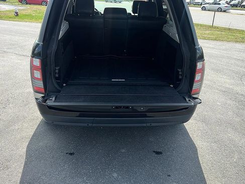 Used 2014 Land Rover Range Rover Supercharged image 10