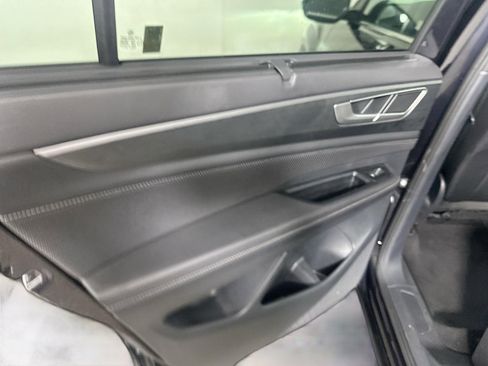 Used 2025 Volkswagen Atlas Cross Sport SE image 26