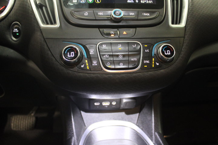 Used 2020 Chevrolet Malibu LT FWD image 30