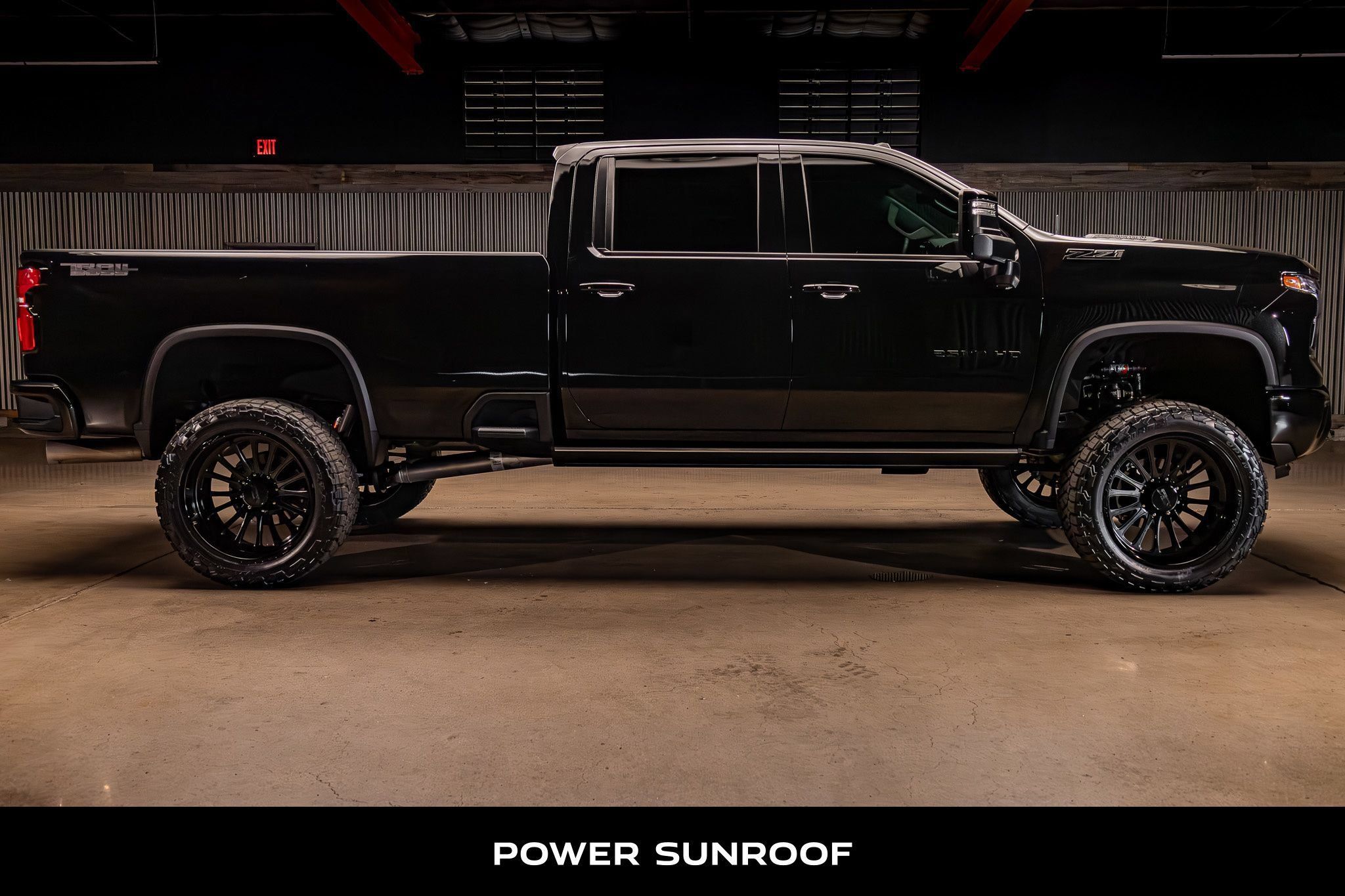 Used 2025 Chevrolet Silverado 2500 LTZ w/ LTZ Plus Package AWD/4WD image 11