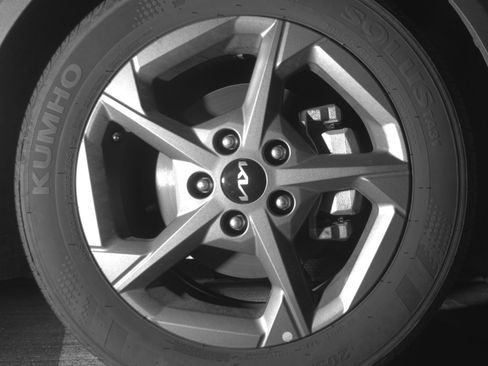 Used 2025 Kia K4 LXS image 13