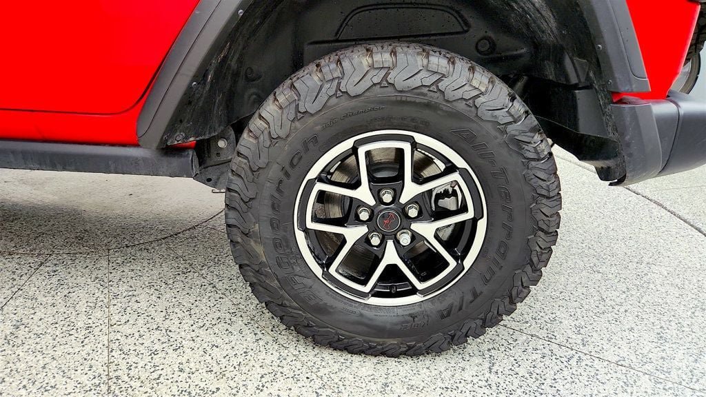 Used 2026 Jeep Wrangler Unlimited Rubicon AWD/4WD image 9