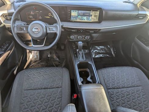 Used 2025 Nissan Kicks SV w/ Illumination Package image 16