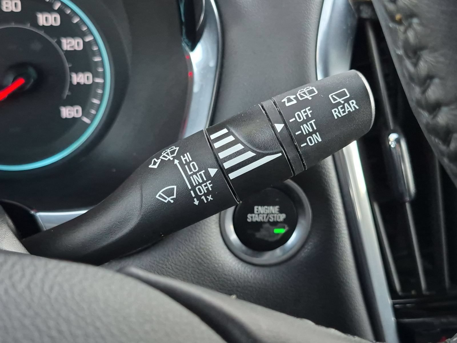 Used 2022 Chevrolet Traverse RS AWD/4WD image 16