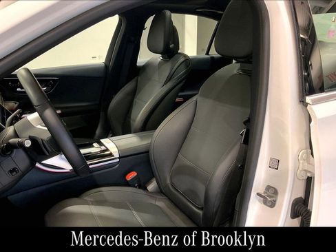 Used 2025 Mercedes-Benz C 300 4MATIC Sedan image 9